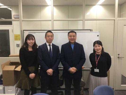 نرحب ترحيبا حارا العملاء الأجانب من اليابان لزيارة شركتنا