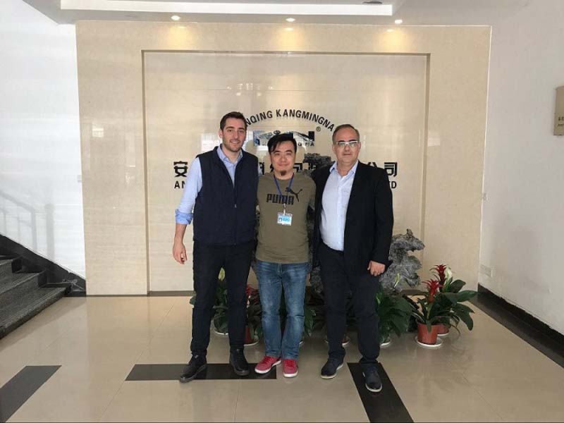 زار العملاء اليونانيين KMNPack